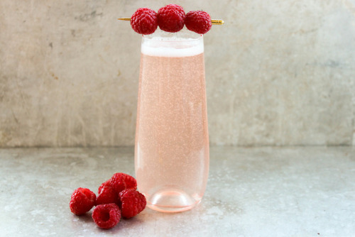 acocktailmoment:Raspberry French 75 !Ingredients1 ounce of...