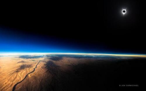 space-pics:Total eclipse over Snake River, August 2017 (© Jon...