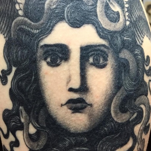 Lo sguardo di Medusa healed. Appuntamenti disponibili novembre e...