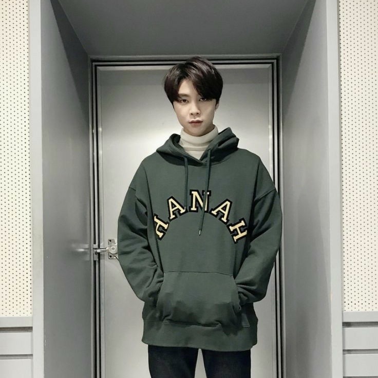 johnny nct hoodie