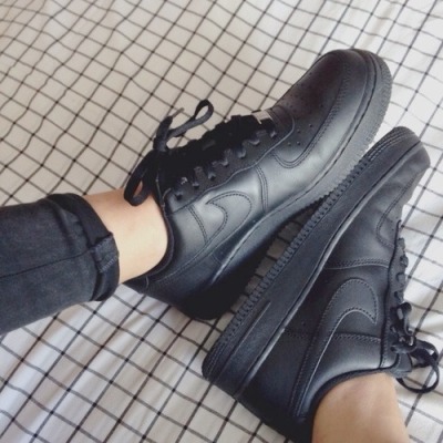 girls with black air forces