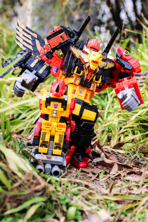 aeonmagnus:Transformers Power of the Primes Titan-class...