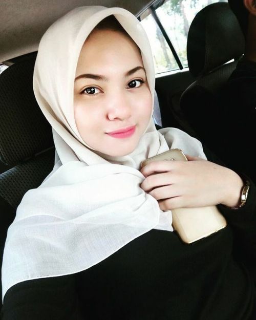 kakisharee:Awek tetek padu bhaii.. reblog sebelom hilang...