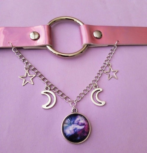 ofstarsandwine:Pastel goth o ring choker ☽☆ ☾...