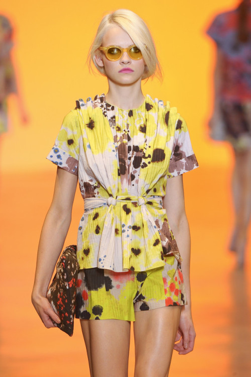 unes23:Ginta Lapina at Cacharel SS11