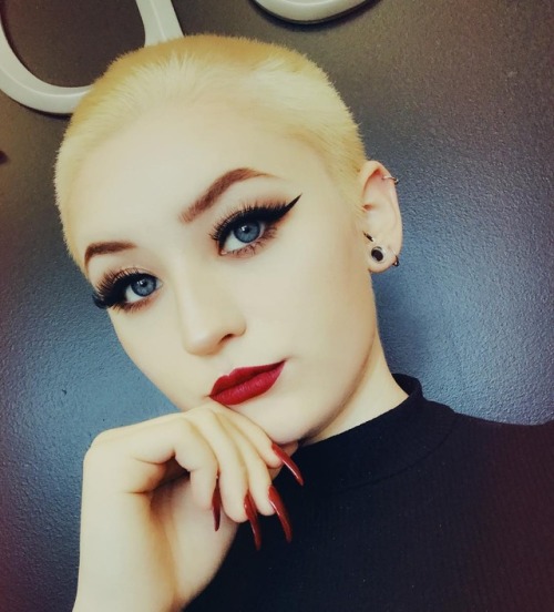 baldgirlz:Kayla Rianne Smith