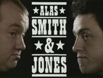 ‪Quien se quede esta noche en casa y quiera unas risas: “Oi Smith i Jones” 22:00 en TV3 #s291286 #oismithijones #humorbritánico‬