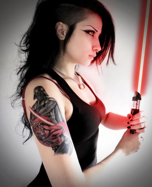 Photo tattooed girl;star wars