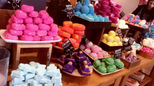 lush cosmetics lush lush bath bomb shopping shopping spree fragrence handmade