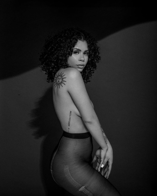 Photographedbyjaysan.com || #curlbox #beauty #tattoo #latina...