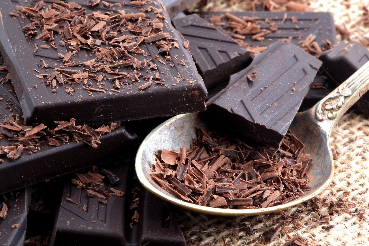 homemade-beauty-tips-dark-chocolate-may-improve-blood-flow-and-lower