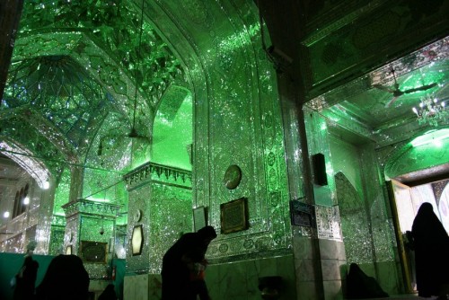 culturenlifestyle:Stunning Mosque Decorated In Millions Of...