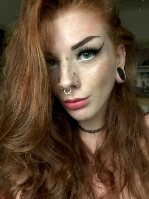 gingertemptress:You might think you know me, but hunny you...