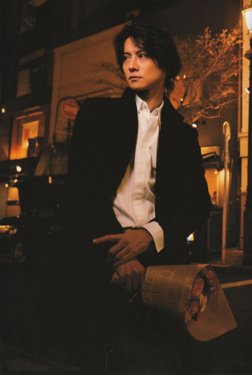 toshiya dir en grey ster edge 005 scan hq btw.. where& 039;s my PHY??