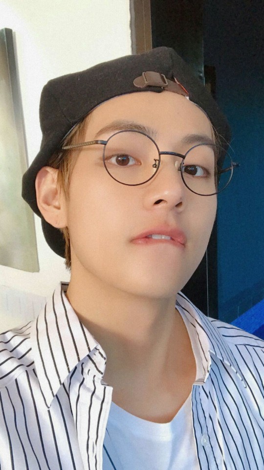 taehyung selca on Tumblr