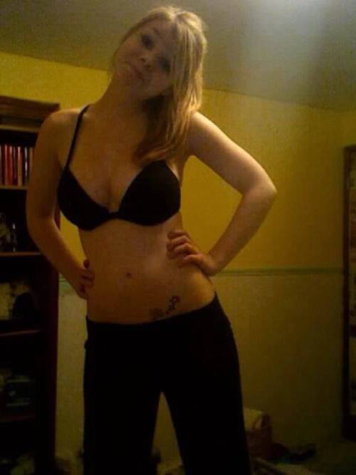 nuderater:Kik submission from Beth from Oklahoma, what a damn...