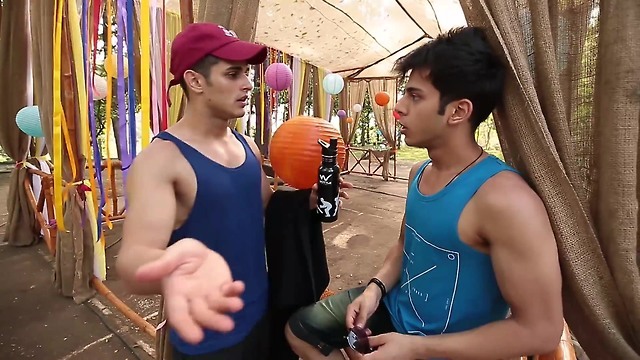 Priyank Sharma, Siddharth Sharma : Splitsvilla 10 - Shirtless Movies & TV