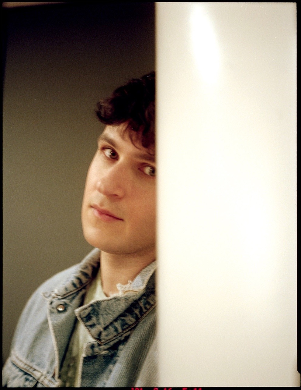 WeekendContra Vampire WeekendContra CostaMundumEzra Koenig Koenig WeekendContra CostaMundumEzra Vampire Vampire On On SUVMqzGLp
