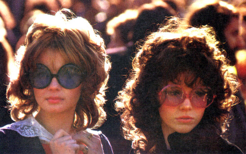 vintagefashionandbeauty:Women with sunglasses and curls c....