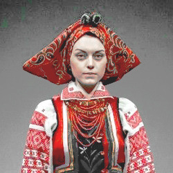 upyrica:Ukrainian feminine headdress Українські жіночі...