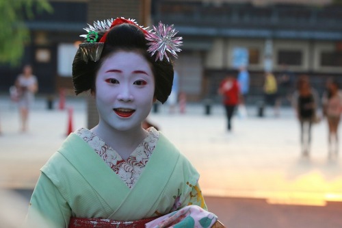 Maiko Shouko, Gion Kobu (via 伊吹山・京都祇園・猿壷滝急ぎ旅 - 仲ちゃんの思い出 - Yahoo!ブログ)