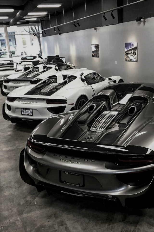 AutoShopin — viciousclass: A Porsche Garage. | cXs BUYING a...