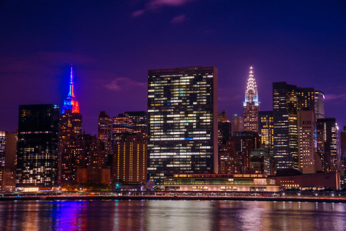 now-youre-cool:Views of Manhattan from Gantry Plaza, Long...