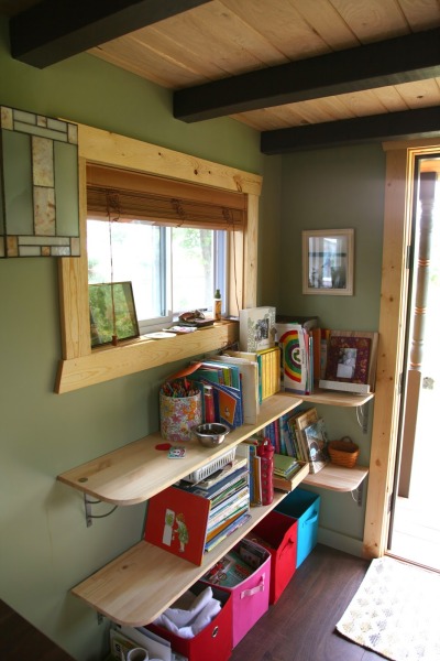 tinyhousedarling:<br /><br />Tiny House for a Family of Four<br />