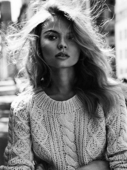 Magdalena Frackowiak looking stunning in knit sweater