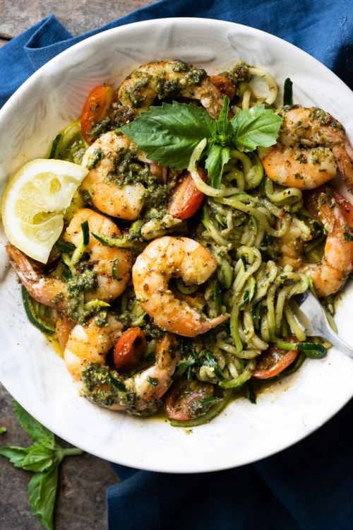 hoardingrecipes:Pesto Shrimp Zoodles