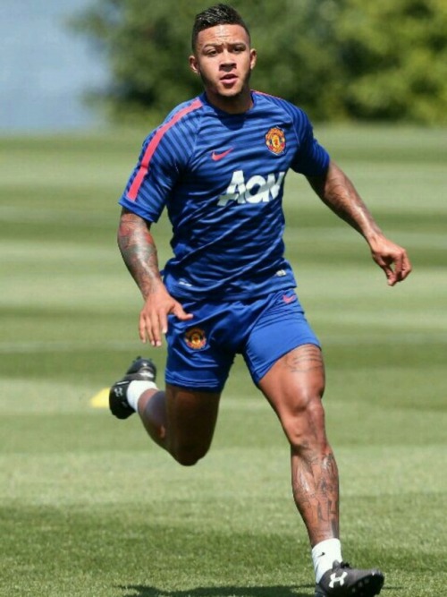 memphis depay on Tumblr