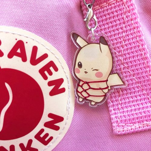 milkbunnii:i took new shots of my charm for etsy and the pink...