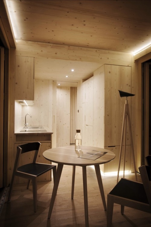 smallandtinyhomeideas:ARK SHELTER photos by sam de backerhat...