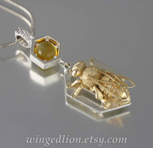 sosuperawesome:Honeycomb and Bee JewelryWinged Lion on EtsySee...