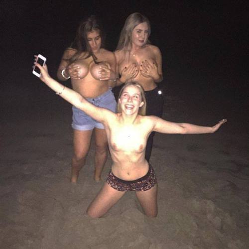 universitysexfun:suchcuriousanimals:kiwigirls:kiwi girls...