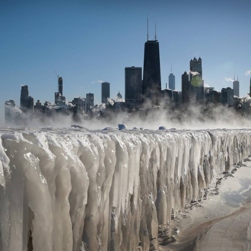 #Ice covers the Lake Michigan shoreline in #Chicago, where...