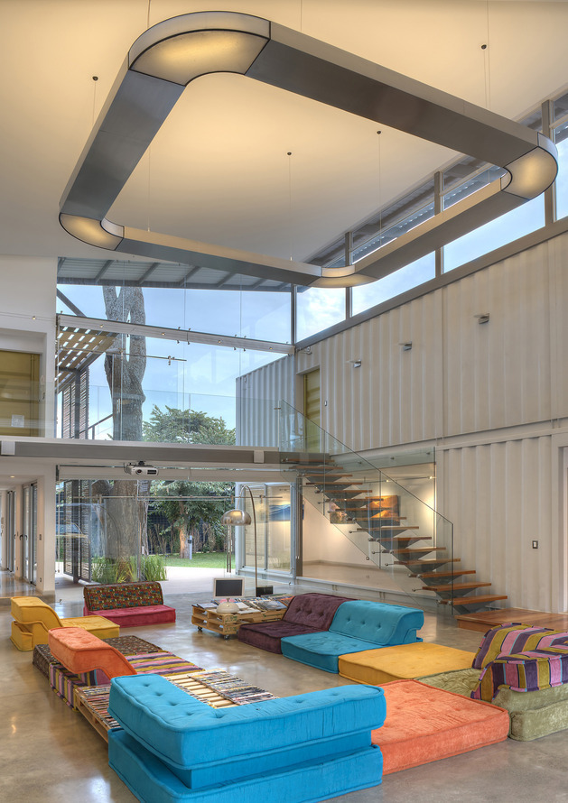 Stunning contemporary living room via reddit - Creative Houses
