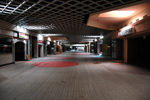 deadmall80s:Livonia Mall, Livonia (Detroit), Michigan....