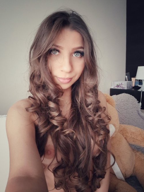 namedselfies:Ella Milano