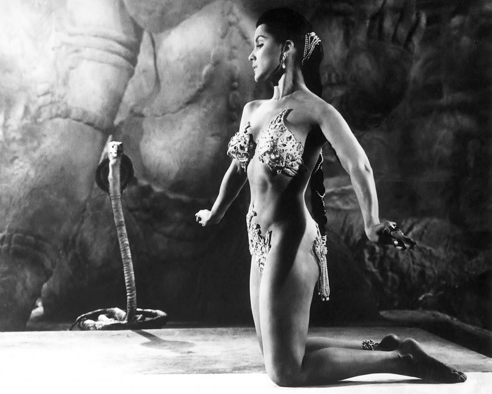 20th-century-man:
“Debra Paget; performing her infamous snake dance; production still from Fritz Lang’s Der Tiger von Eschnapur [English: The Tiger of Eschnapur] (1959)
”