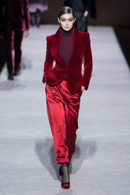 gigi hadid gigi hadid jelena jelena noura hadid red red suit red blazer suede silk poisonedsequin fashion& 039;s equipoise vogue vogue runway details fashion details tom ford tom ford fall 2019 rtw rtw fw19 fall 2019 nyfw nyfw19 fashion week runway supermodel fashion luxury glamour fashion photography