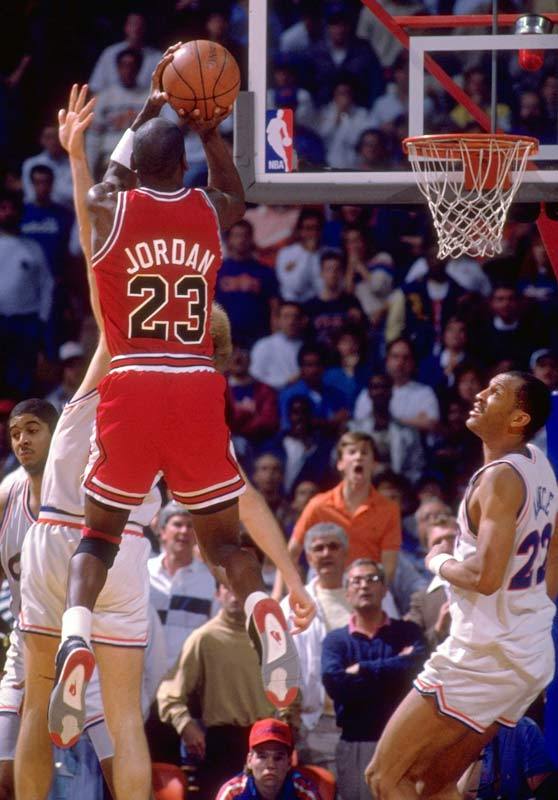 Michael Jordan rises up for a buzzer-beater to... - SI Photo Blog