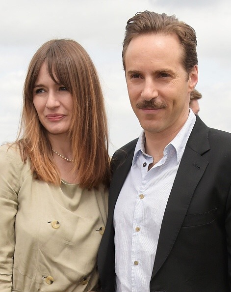 Doll And Em — Emily Mortimer And Alessandro Nivola With Daughter 