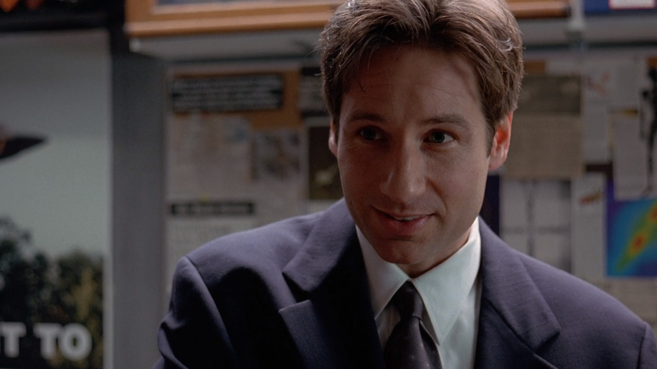 david duchovny as fox mulder in season five of the... - emmy nominated ...