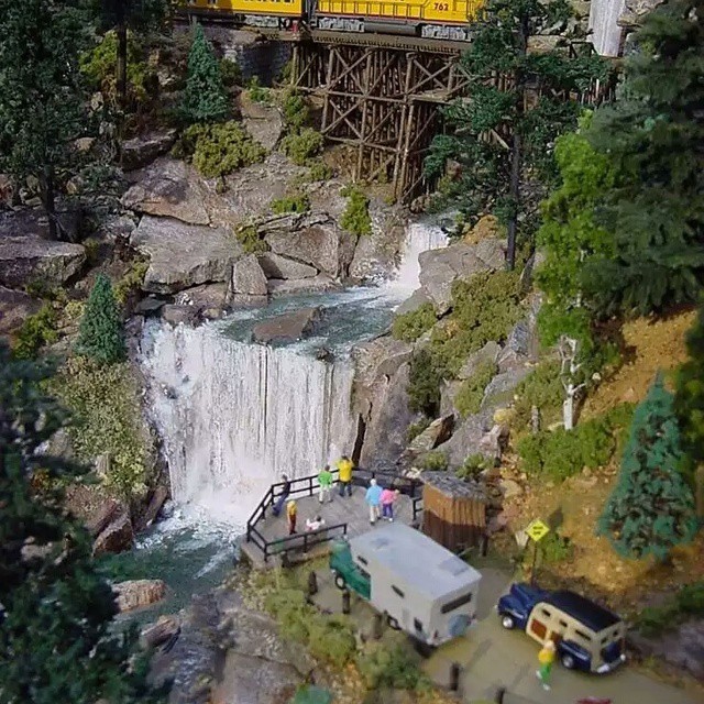 train set scenery