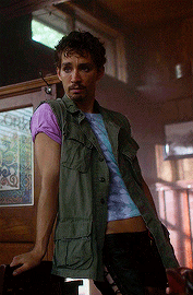 [Image: tumblr_pn6fzpyYB21rykwvpo9_250.gif]