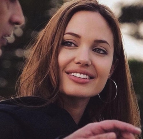 angelina jolie smile | Tumblr