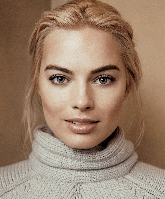 Margot Robbie Source