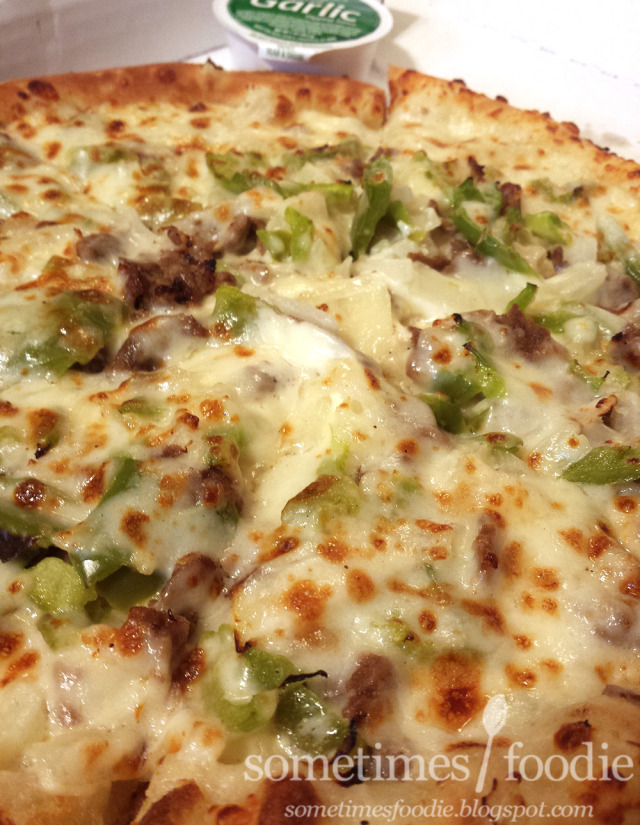 Sometimes Foodie Philly Cheesesteak Pizza Papa John’s