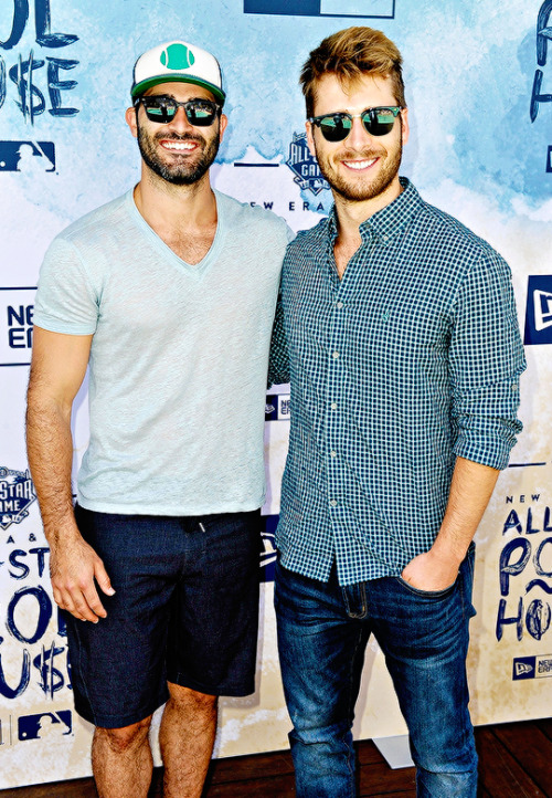 timhofman:Tyler Hoechlin and Glen Powell attend the New Era Pool...